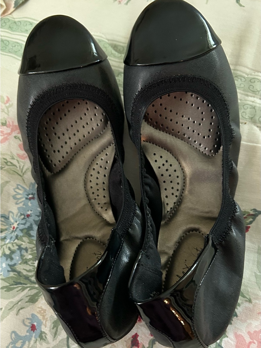 Dexflex comfort Black Slip-On Ballet Flats with Patent Toe Cap Size 8.5M